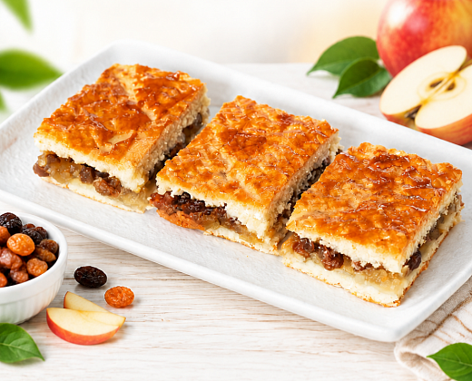 Штрудель с яблоком и изюмом